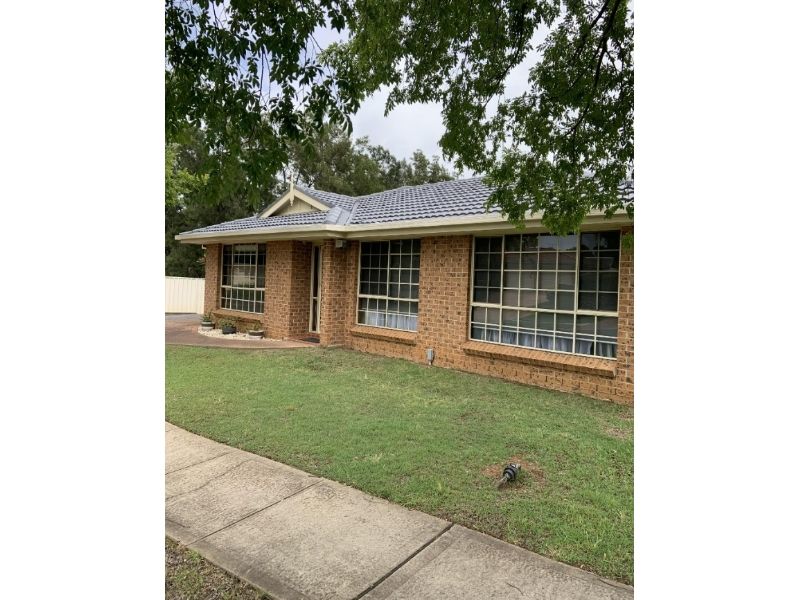 113 Paddy Miller Avenue, Currans Hill NSW 2567 House For Rent 550