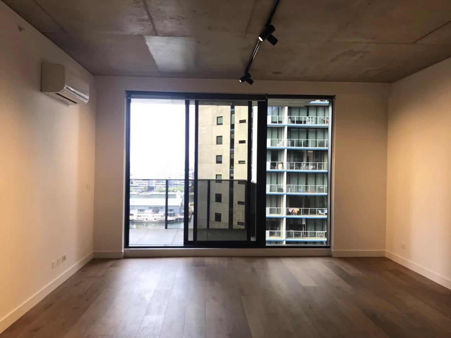 2 bedrooms Apartment / Unit / Flat in 1301/387 Docklands Drive DOCKLANDS VIC, 3008