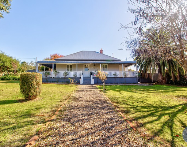 37 Yass Street, Young NSW 2594