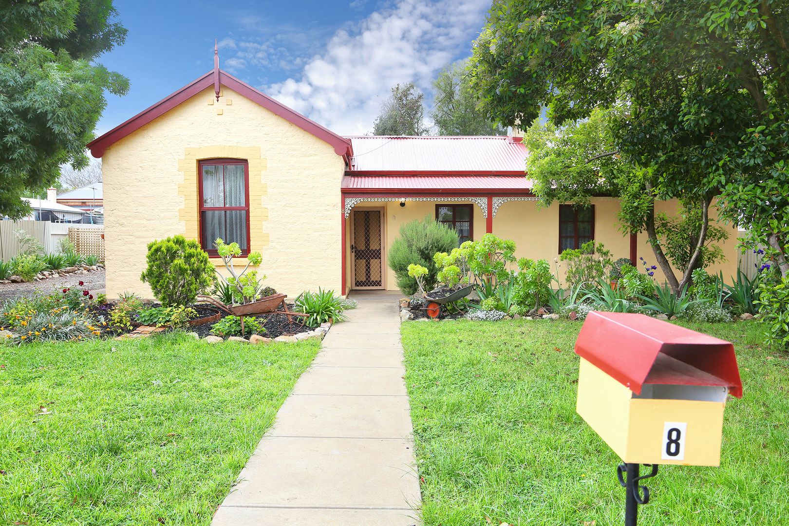 8 Masters Street, Riverton SA 5412 Domain