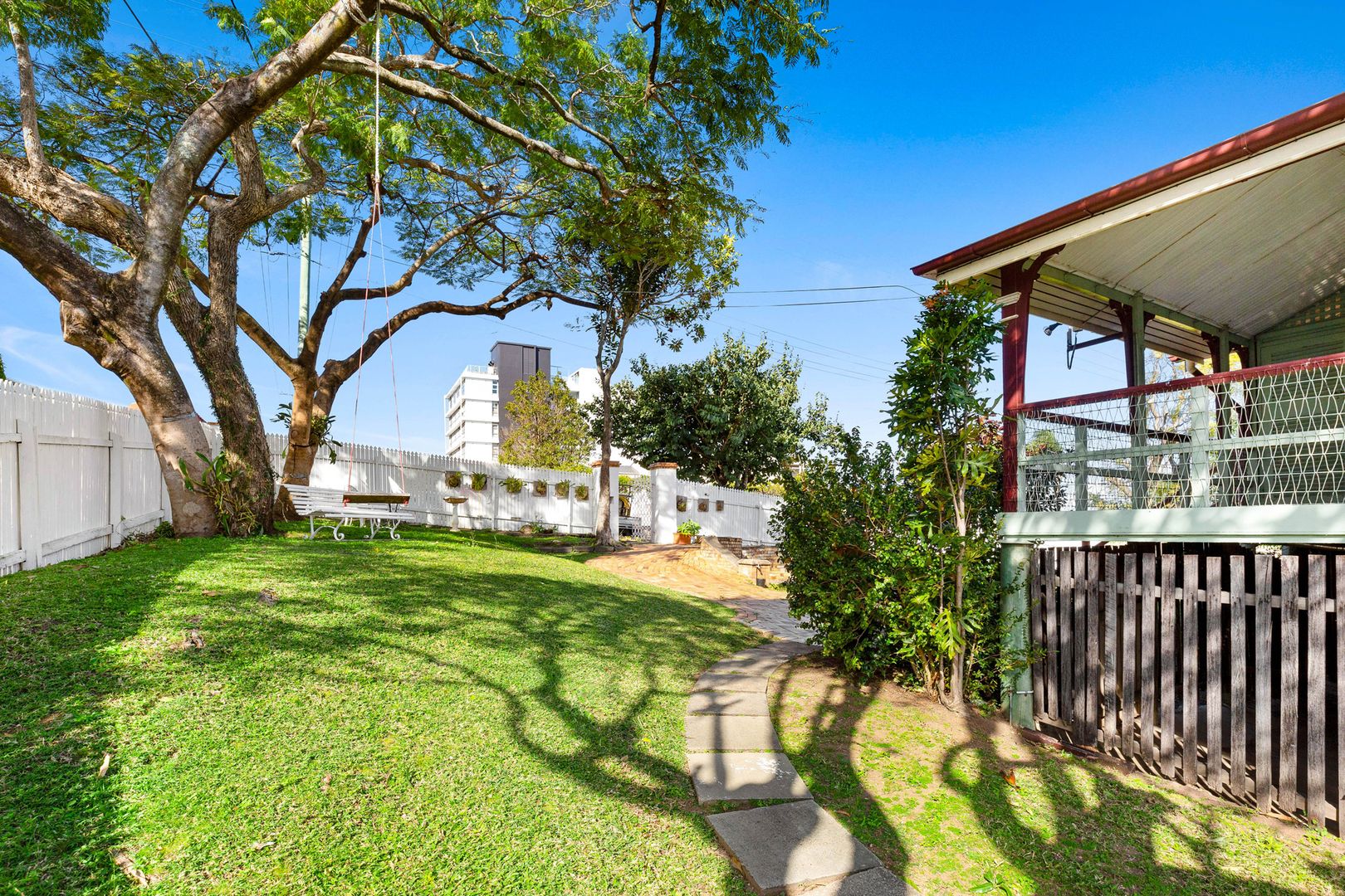 16 Toorak Road, Hamilton QLD 4007, Image 2