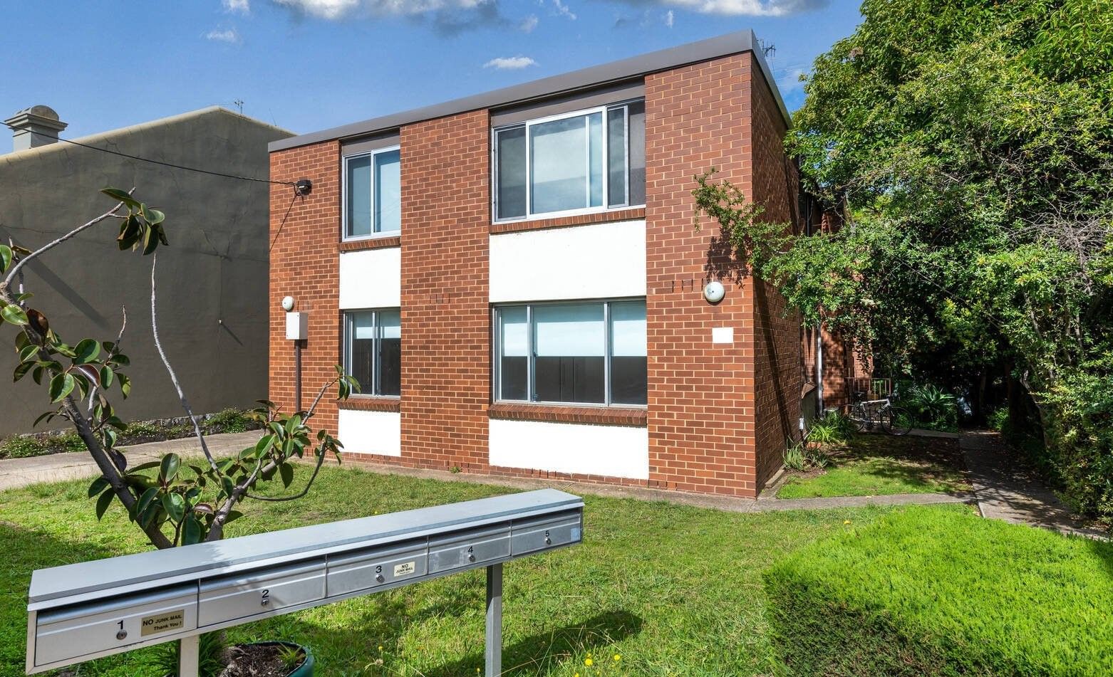 2 bedrooms Apartment / Unit / Flat in 2/1 Rosney Street HAWTHORN VIC, 3122