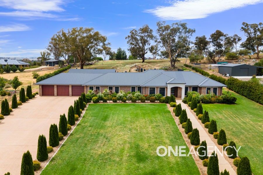 5 bedrooms House in 44 MATILDA CRESCENT GUMLY GUMLY NSW, 2652