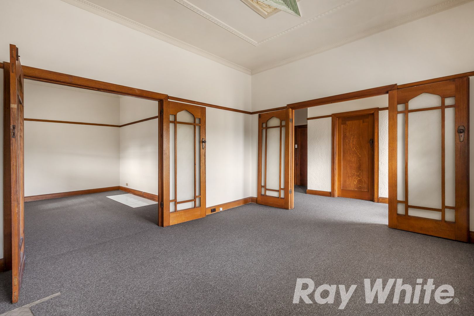 19 DRY CREEK CRESCENT, Wandong VIC 3758, Image 2