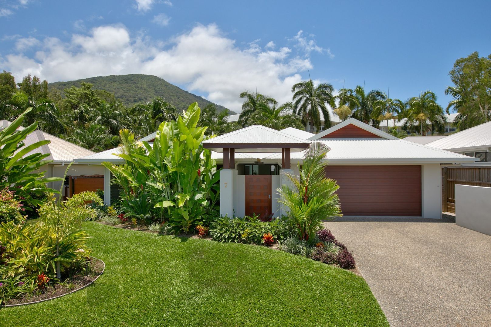 7 Canopy Way, Palm Cove Property History & Address Research Domain