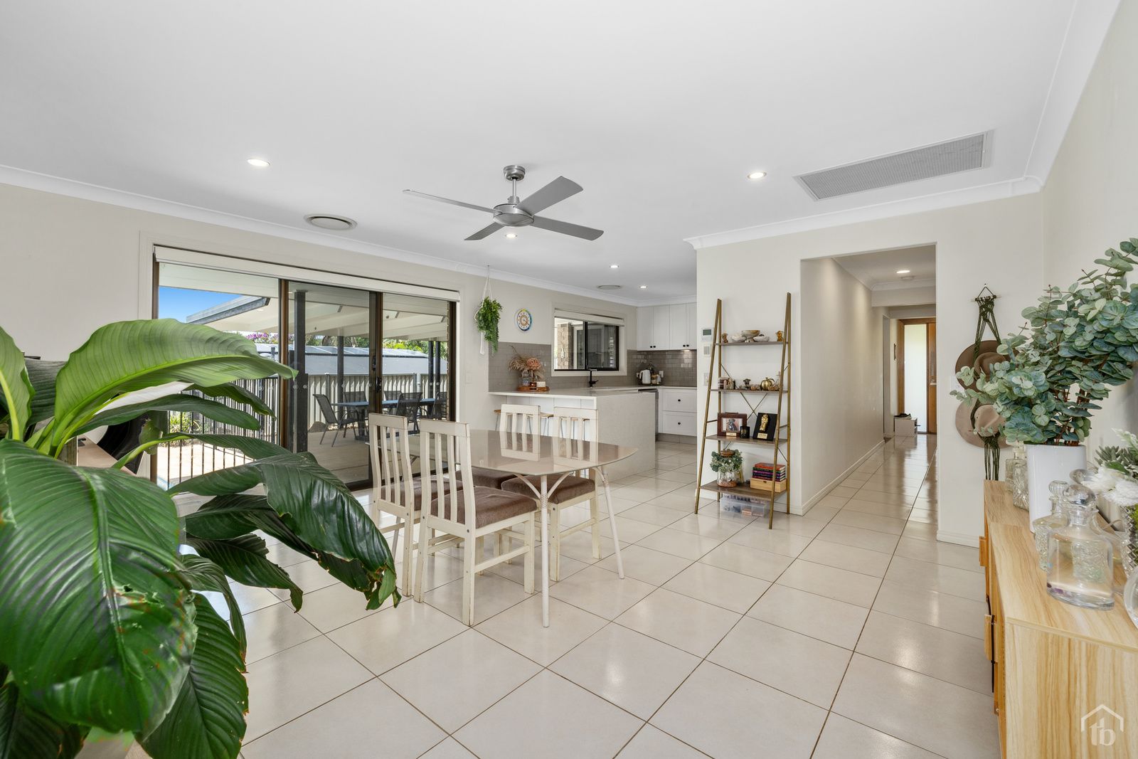 12 Amaroo Drive, Banora Point NSW 2486, Image 2