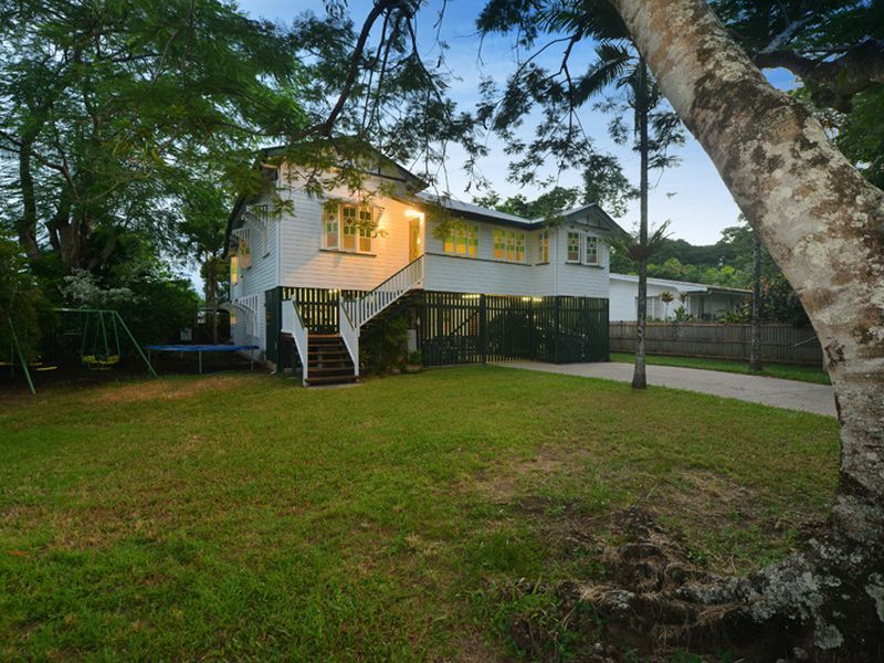 9 Heavey Crescent, Whitfield QLD 4870, Image 0