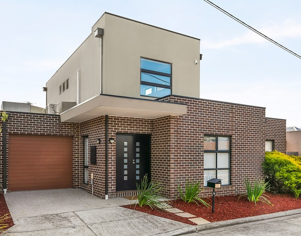 14 Fairfield Road, Fairfield VIC 3078