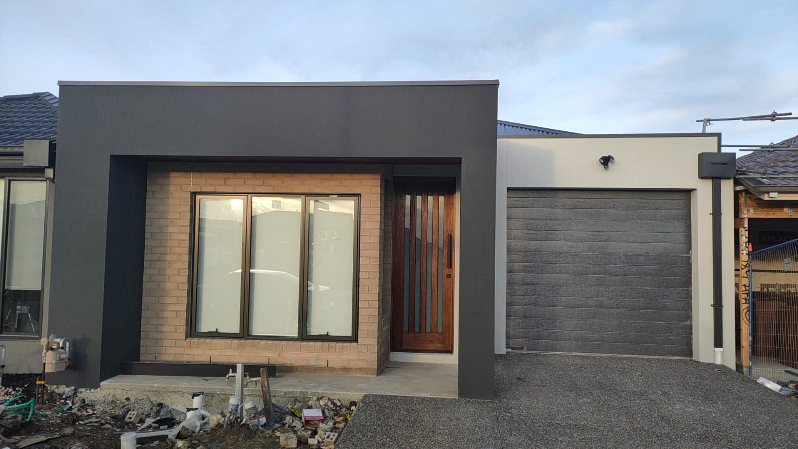 3 bedrooms House in 41 Bowenia Avenue CRAIGIEBURN VIC, 3064