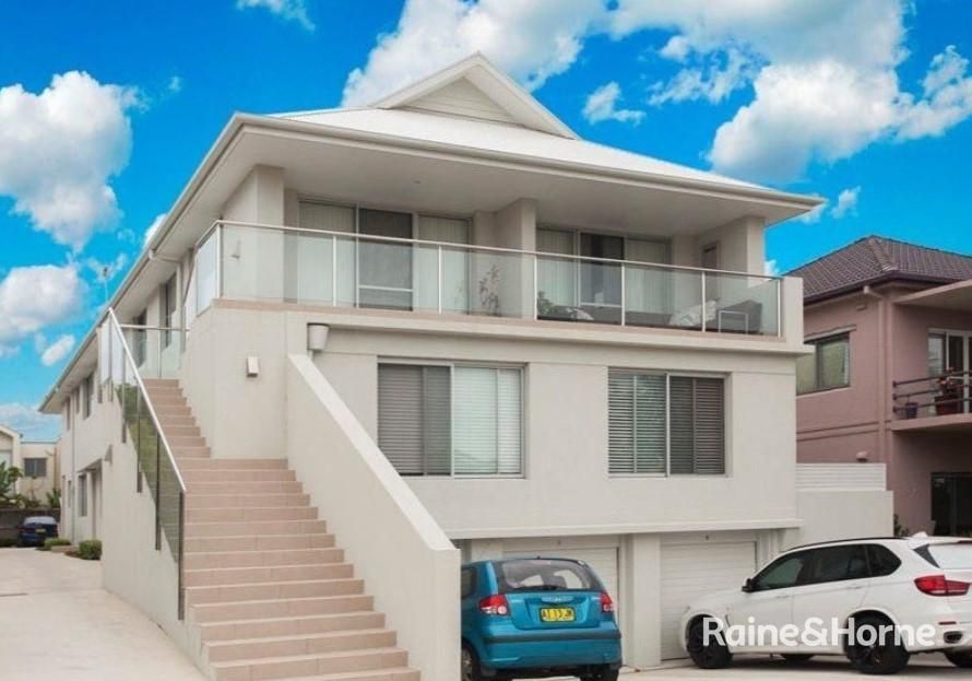 2 bedrooms Apartment / Unit / Flat in 2/8 Tullimbar Road CRONULLA NSW, 2230