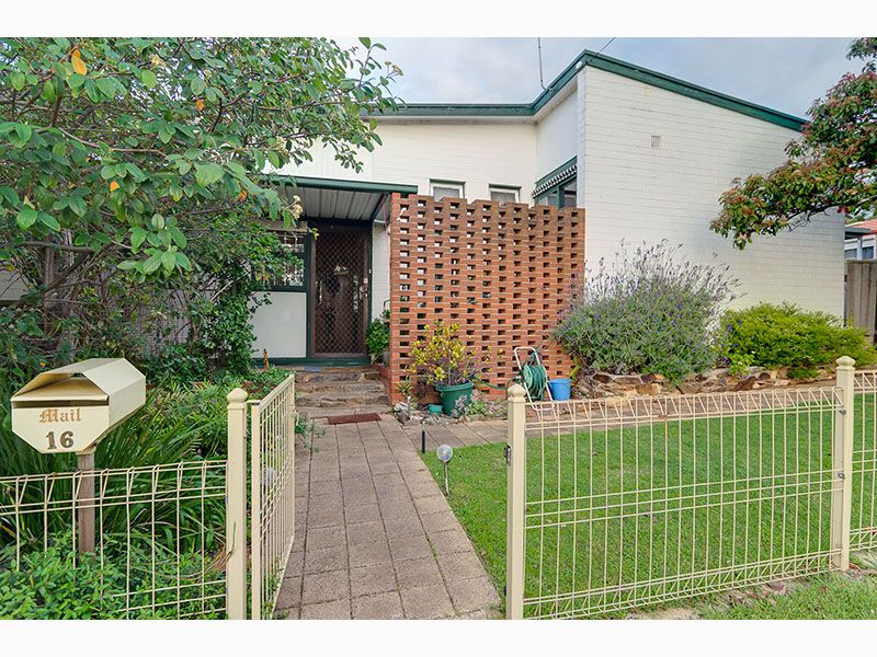 16 Hillcrest Drive, Eden Hills SA 5050, Image 2