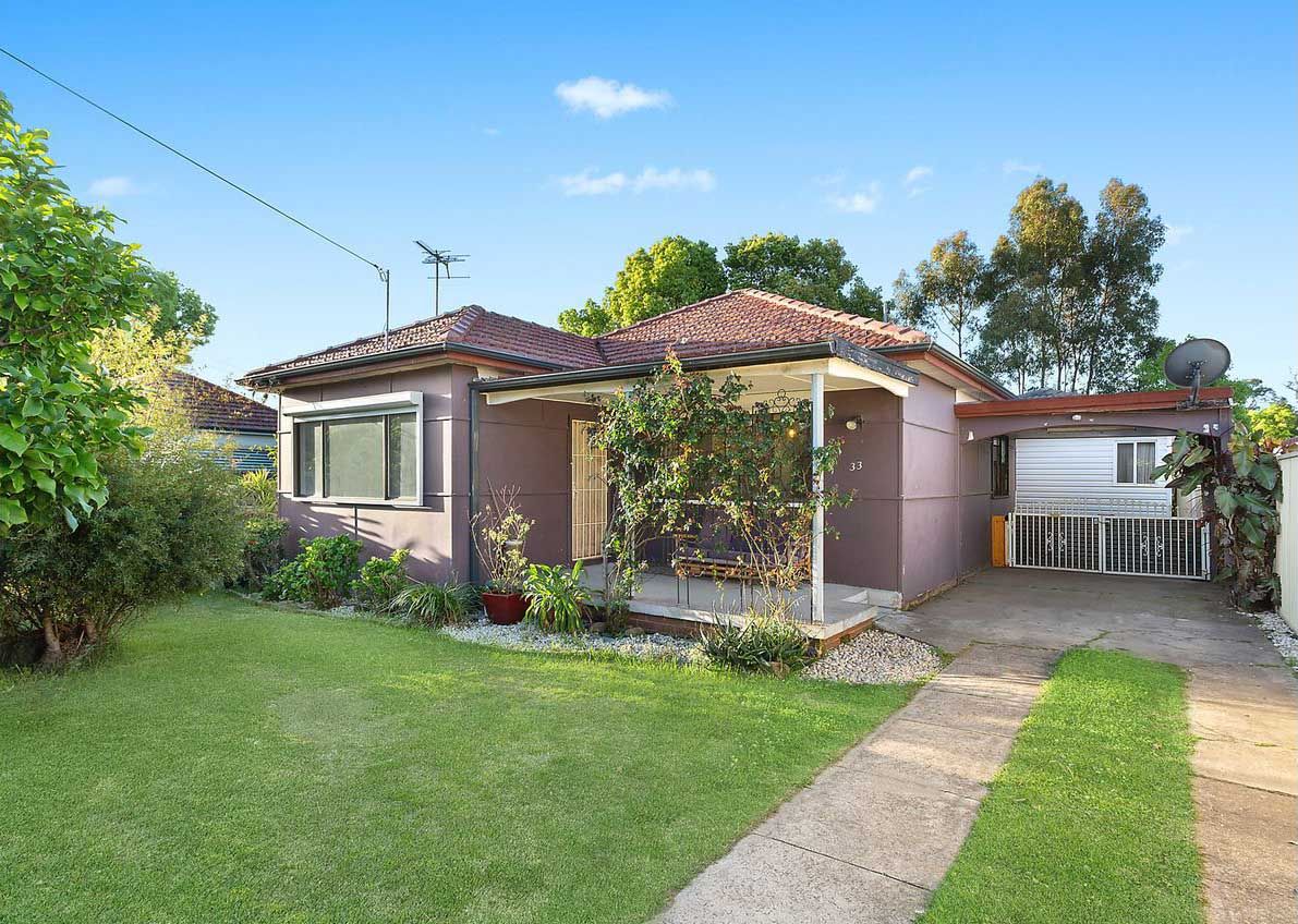 2 bedrooms House in 33 Mountford Avenue GUILDFORD NSW, 2161