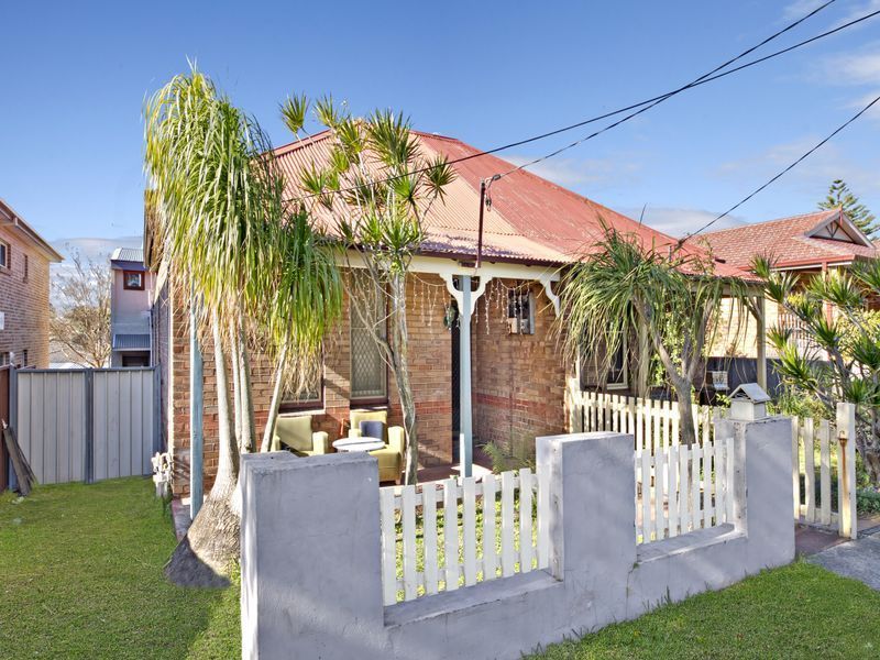 15 Woodlands Road, Ashbury NSW 2193