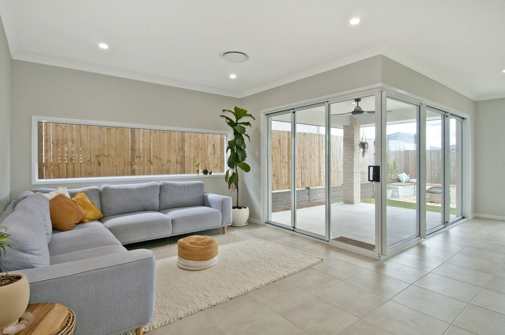 4 bedrooms House in 50 Teal Circuit GREENBANK QLD, 4124