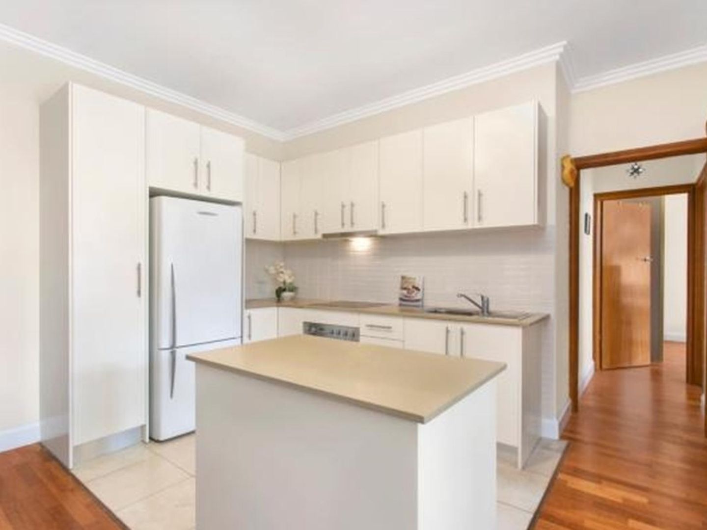 8/7 Howarth Road, Lane Cove North NSW 2066, Image 2