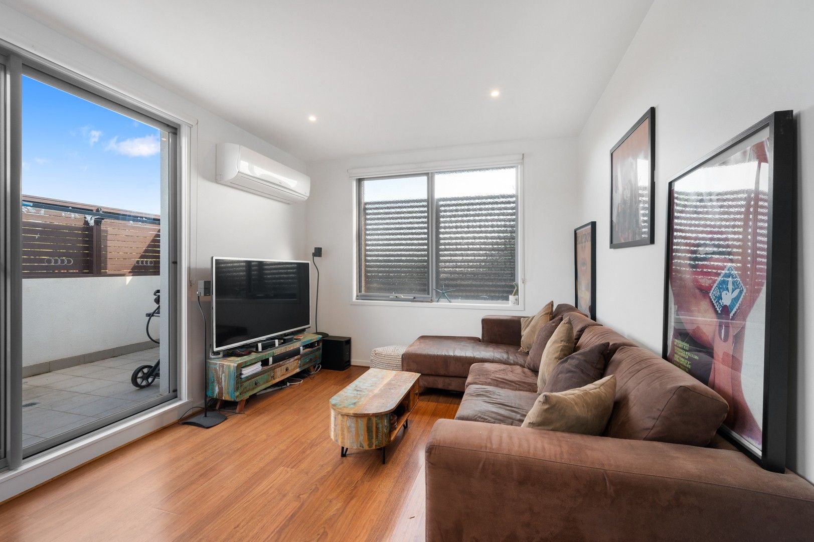 2 bedrooms Apartment / Unit / Flat in 17/4a Lansdowne Road ST KILDA EAST VIC, 3183