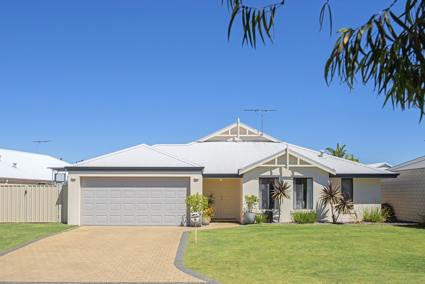 8 Oakmont Crescent, Dunsborough WA 6281, Image 0