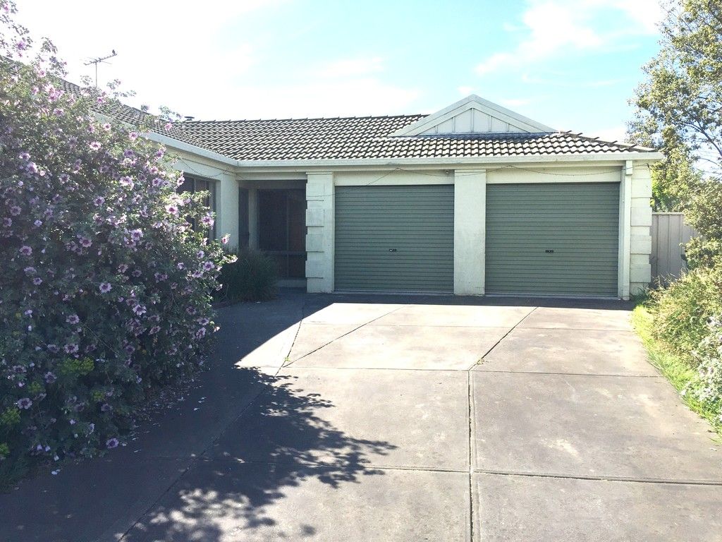 3 bedrooms House in 25 Maple Place CRAIGIEBURN VIC, 3064