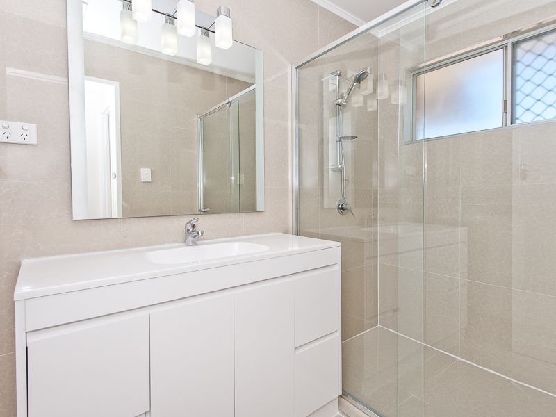 5 bedrooms House in 2 ROCKETT STREET ASPLEY QLD, 4034