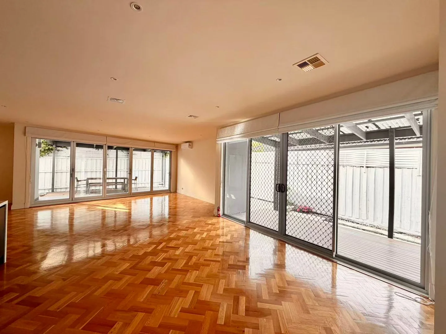 Additional image 2 of 5/928 Doncaster Road, Doncaster East VIC 3109