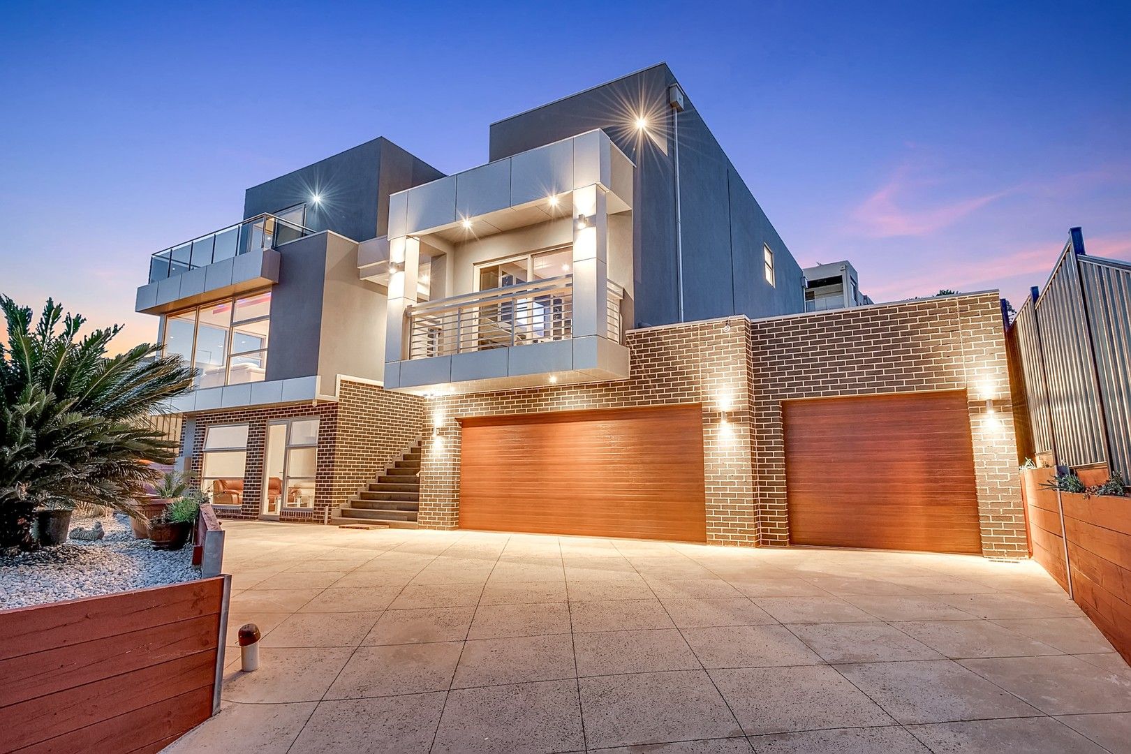 6 bedrooms House in 14 Silvan Terrace GREENVALE VIC, 3059