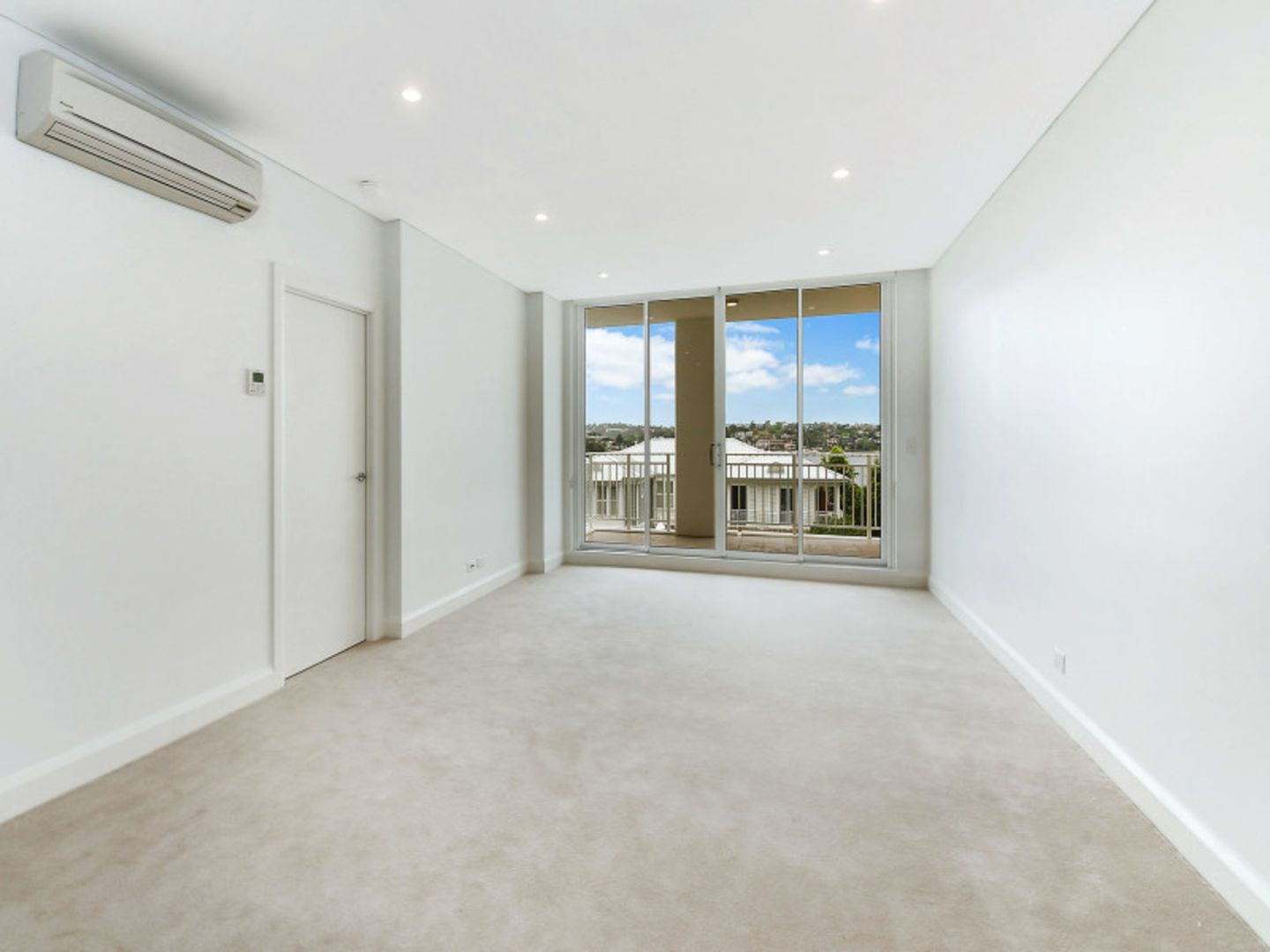 311/58 Peninsula Drive, Breakfast Point NSW 2137, Image 2