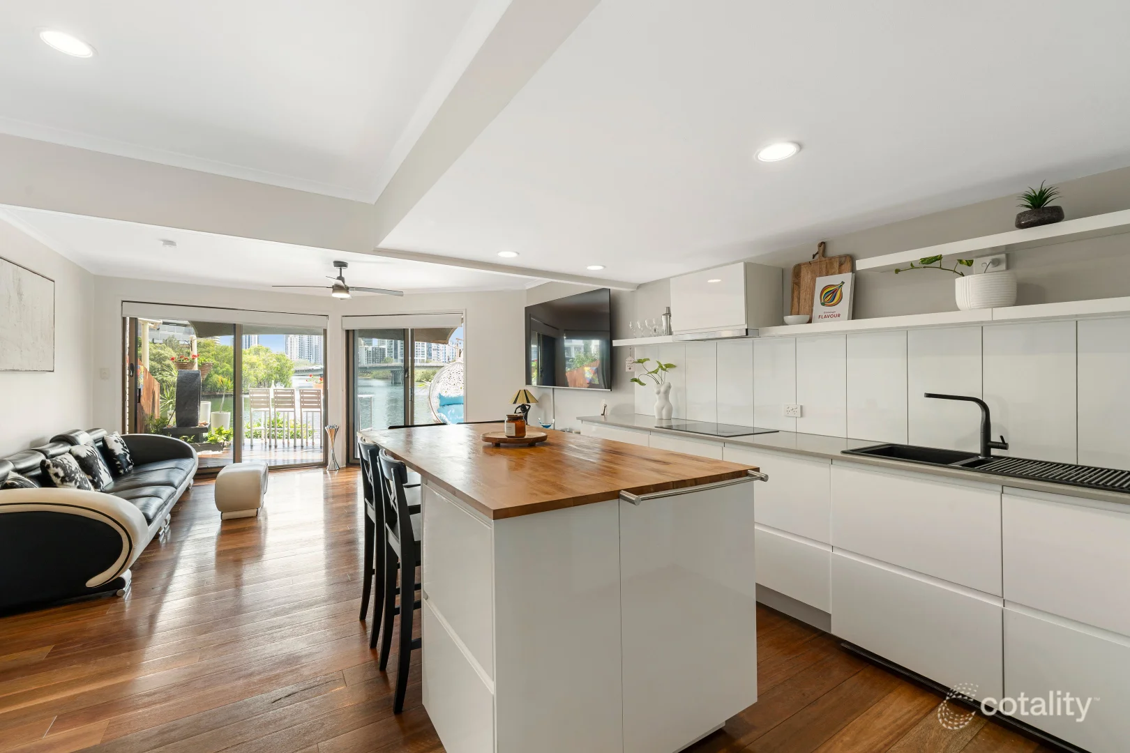 Additional image 4 of 6/27-29 Surfers Ave, Mermaid Waters QLD 4218