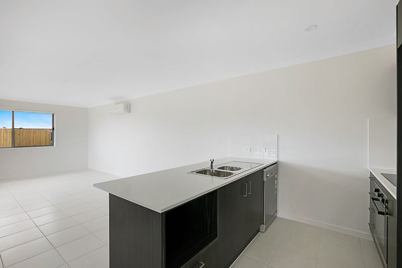 Unit 1 & 2 1 Templeton Court, Westbrook QLD 4350, Image 2