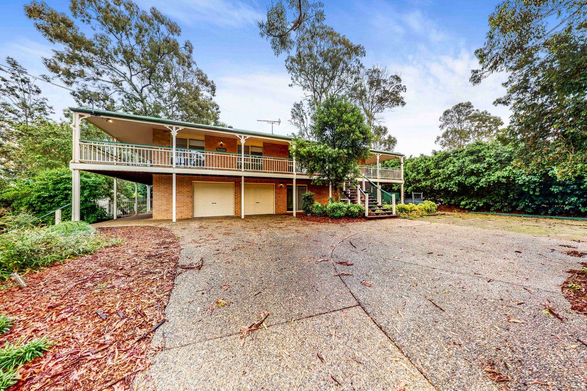 5 bedrooms House in 195 Youngs Crossing Road JOYNER QLD, 4500