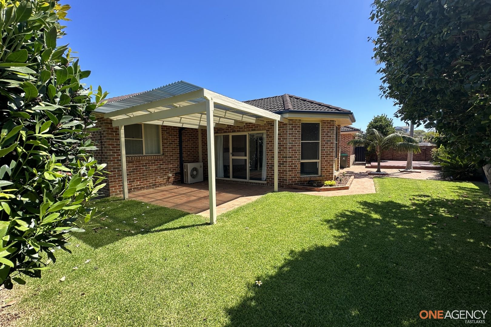 17 Oceanside Drive, Caves Beach NSW 2281 House For Rent 750 Domain