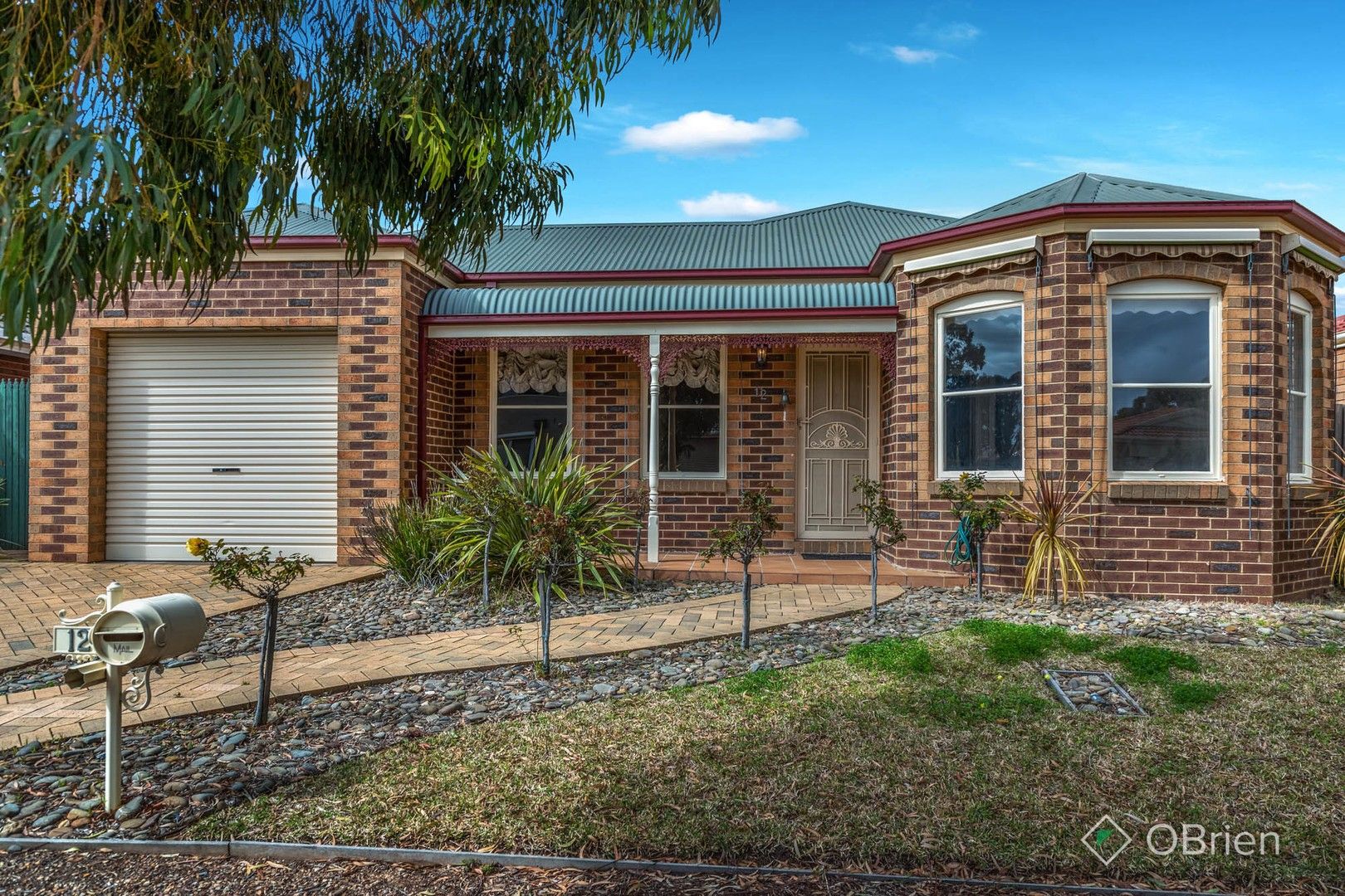 3 bedrooms House in 12 Blackwood Drive DELAHEY VIC, 3037