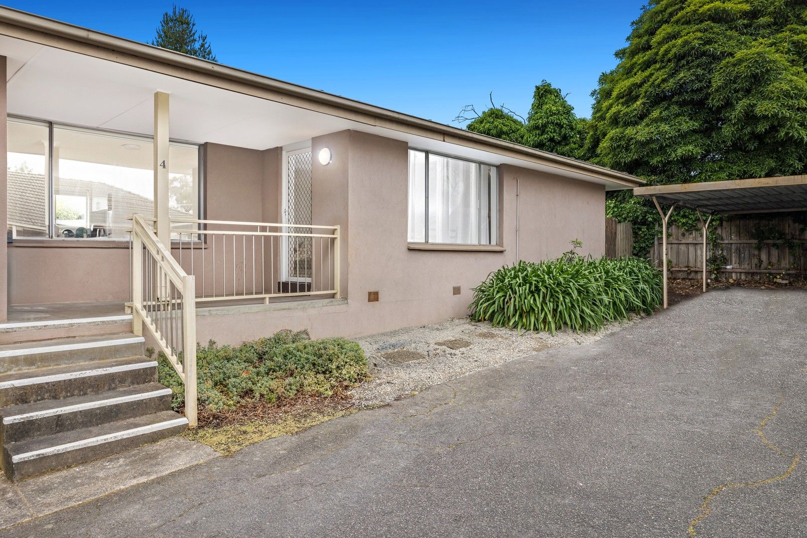 2 bedrooms Apartment / Unit / Flat in 4/49-51 Heathmont Road RINGWOOD VIC, 3134