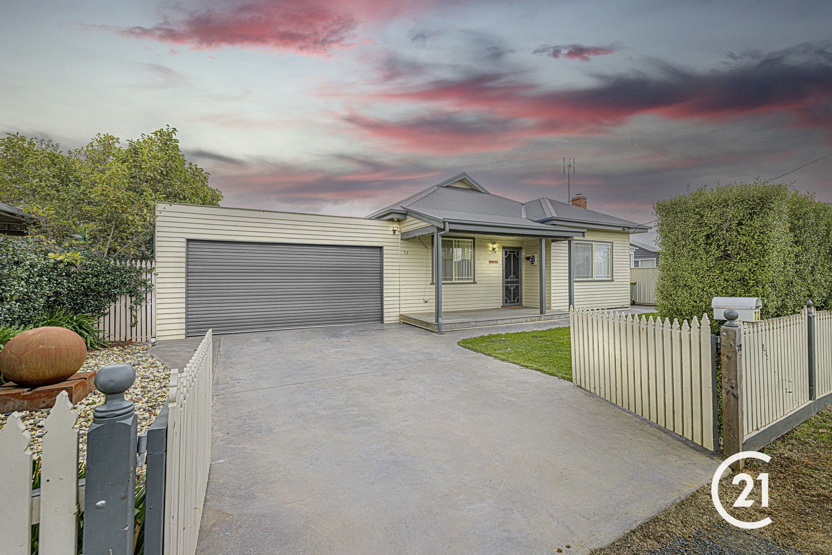 4 bedrooms House in 72 Eyre Street ECHUCA VIC, 3564