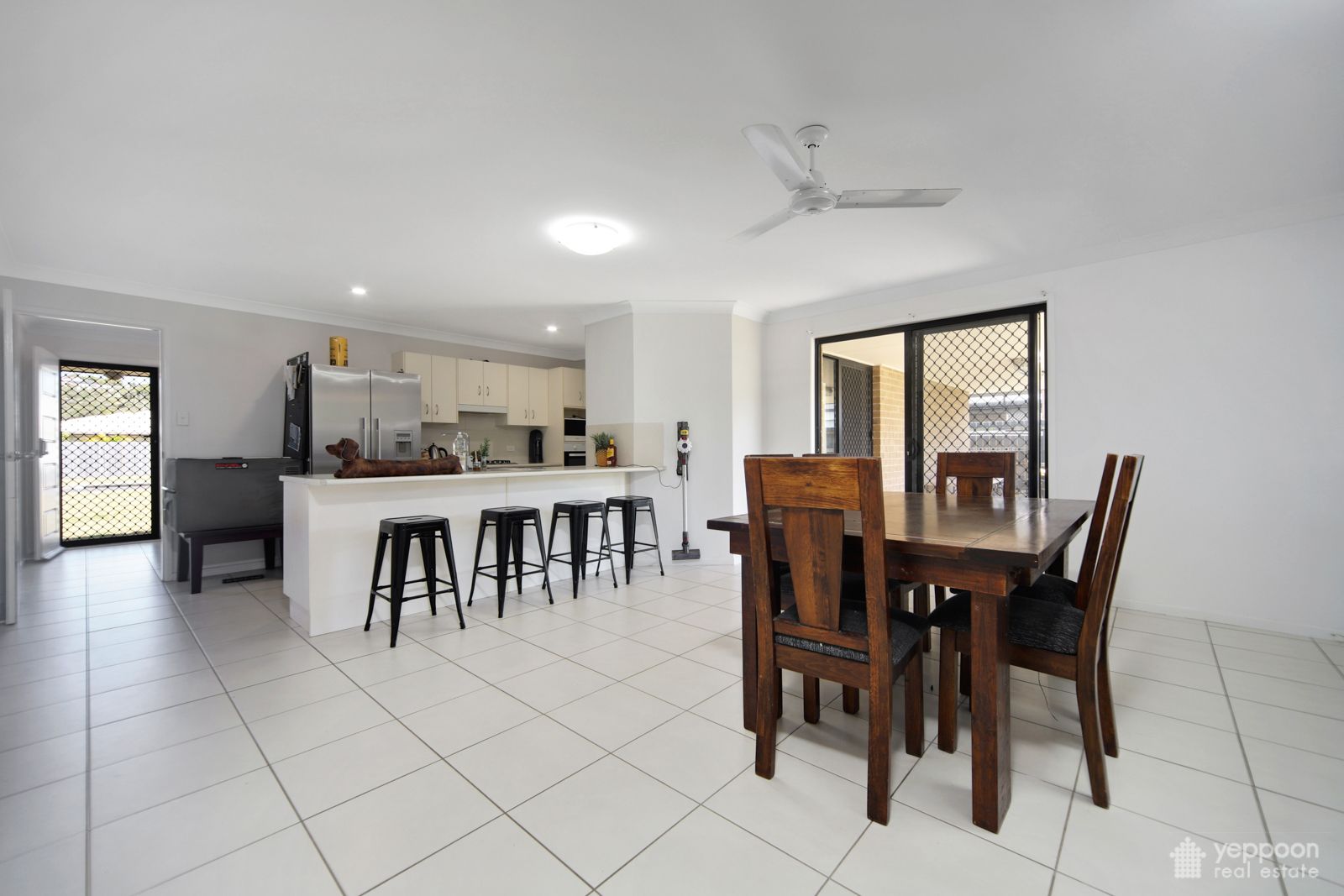 2 Riviera Way, Mulambin QLD 4703, Image 2