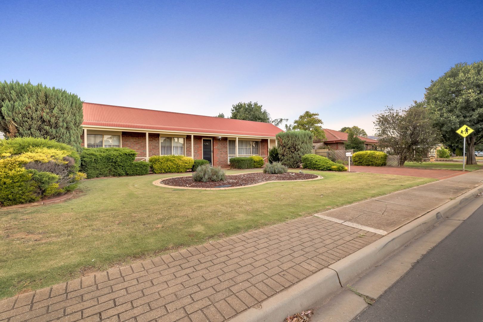 25 President Avenue, Andrews Farm SA 5114, Image 2