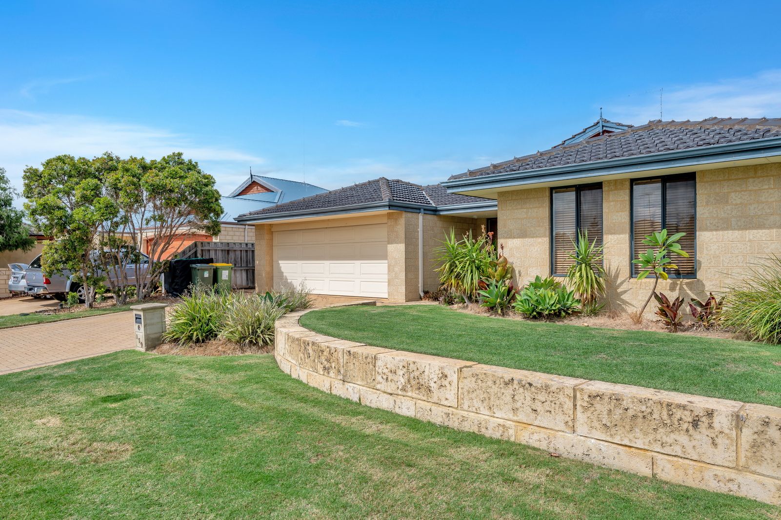 4 bedrooms House in 159 Peelwood Parade HALLS HEAD WA, 6210