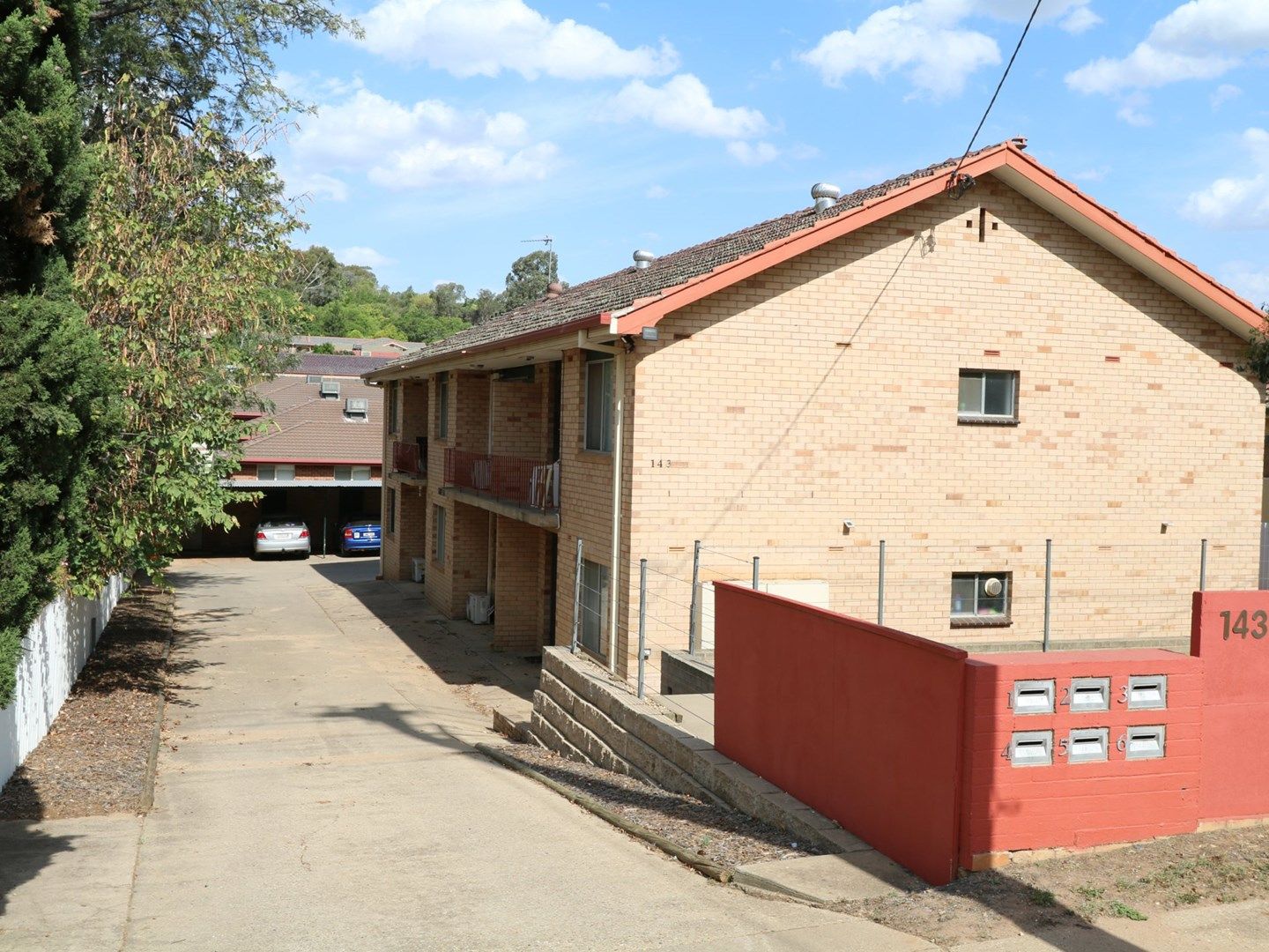 2 bedrooms Apartment / Unit / Flat in 4/143 Lake Albert Road KOORINGAL NSW, 2650