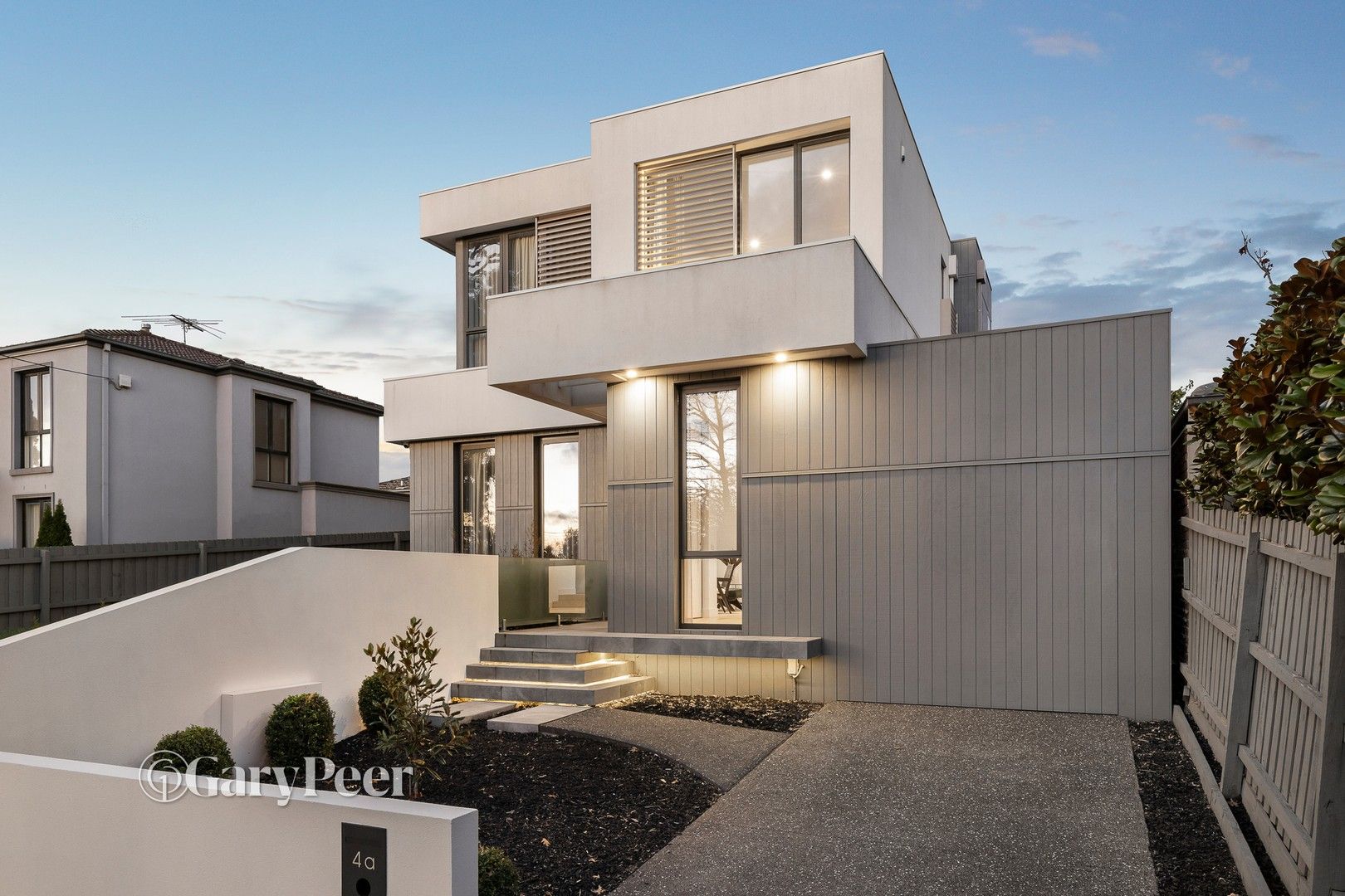 4 bedrooms Townhouse in 4a Spring Road CAULFIELD SOUTH VIC, 3162