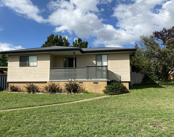 4 Caoura Crescent, Goulburn NSW 2580