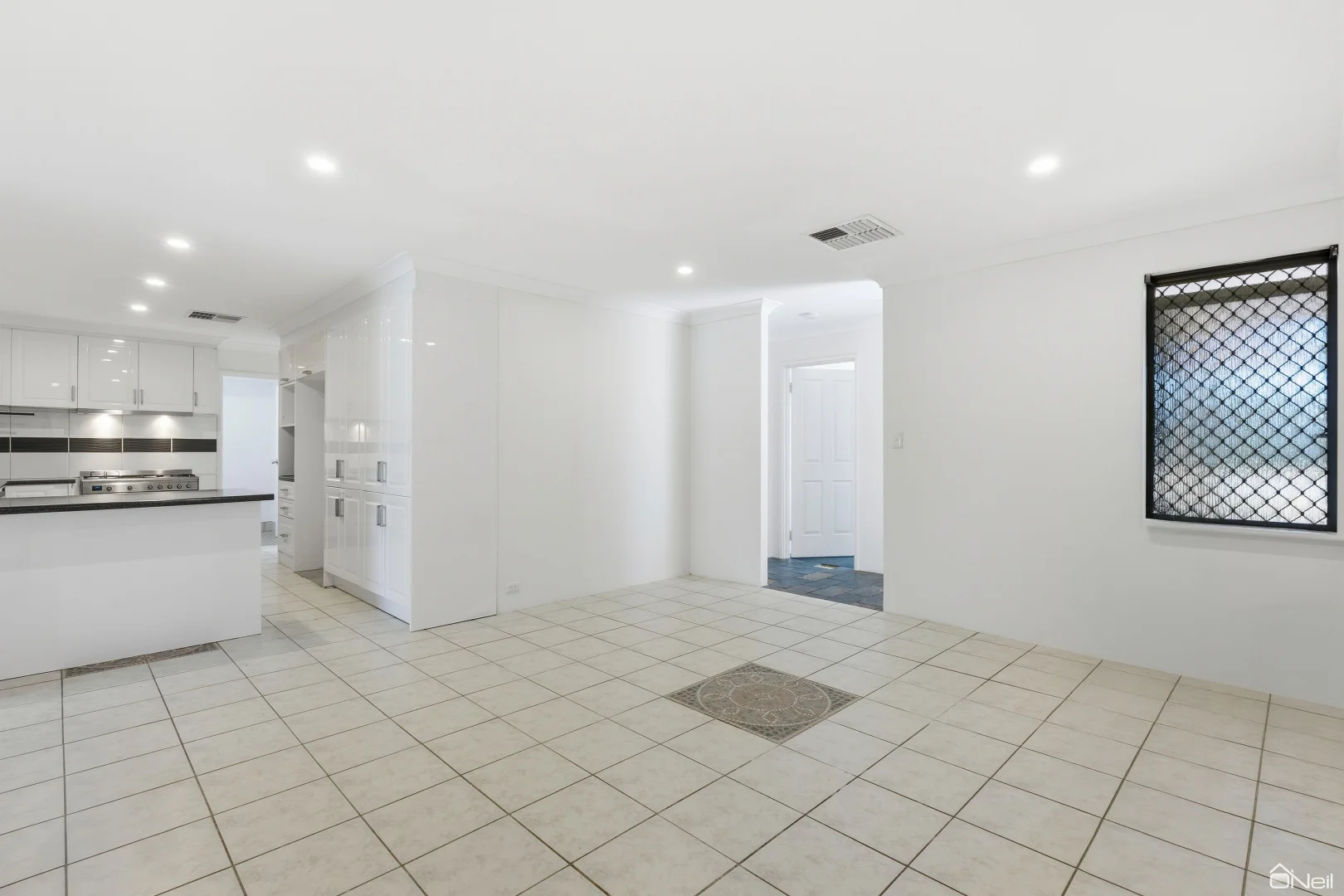 Additional image 10 of 4 Logpine Crescent, Camillo WA 6111