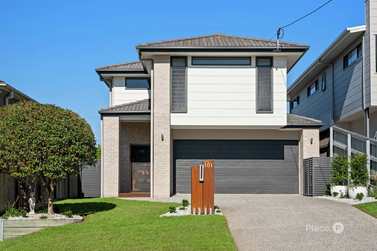 Elevated Contemporary Family Living in a Premium Lifestyle Location, Cannon Hill