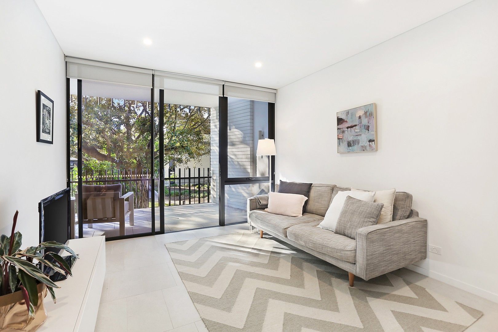 1 bedrooms Apartment / Unit / Flat in 5209/34 Wellington Street BONDI NSW, 2026