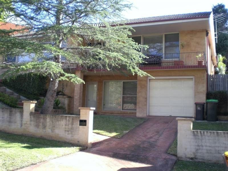3 bedrooms House in 22 Bayview Road PEAKHURST HEIGHTS NSW, 2210