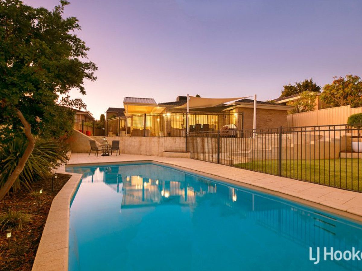 6 Peak Court, Leeming WA 6149, Image 0