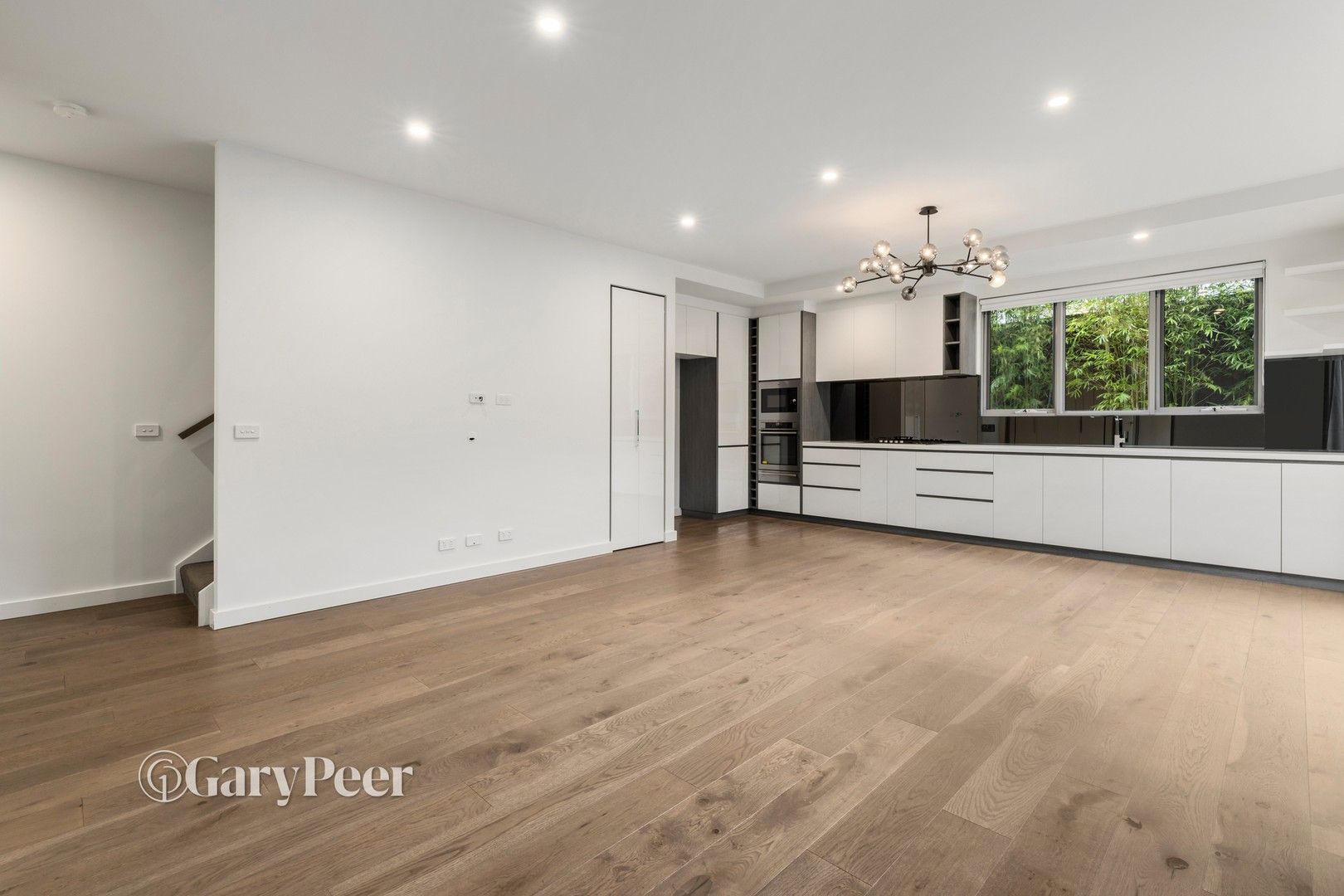 3 bedrooms Townhouse in 6/6 Prince Edward Ave MCKINNON VIC, 3204