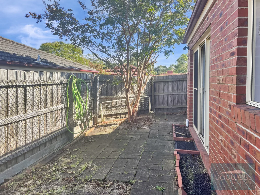 Additional image 9 of 1/8 Raymond Street, Somerville VIC 3912