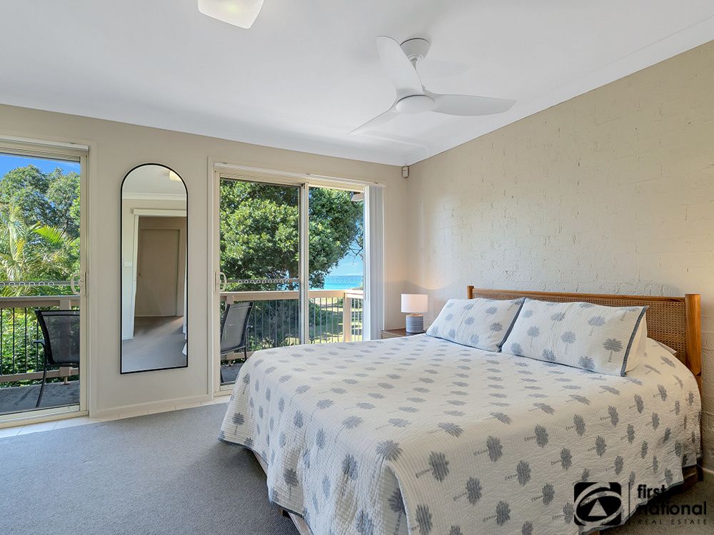 2/9-11 Shell Cove Lane, Korora NSW 2450, Image 2