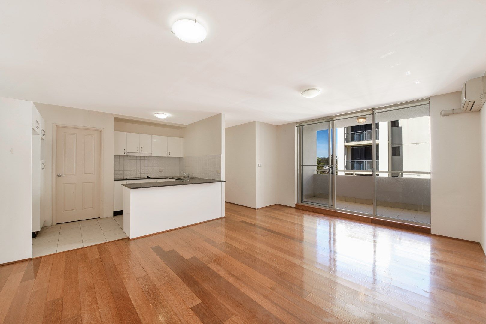 2 bedrooms Apartment / Unit / Flat in 76/15-23 Orara Street WAITARA NSW, 2077