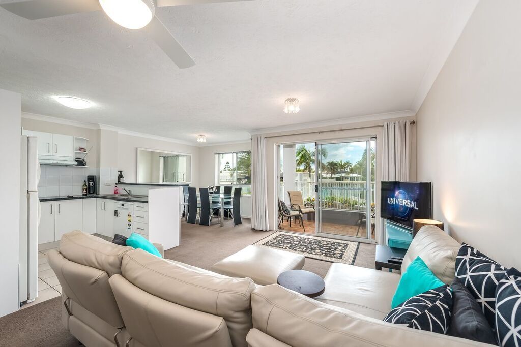 2 bedrooms Apartment / Unit / Flat in 2 / 11-19 Taylor Street BIGGERA WATERS QLD, 4216
