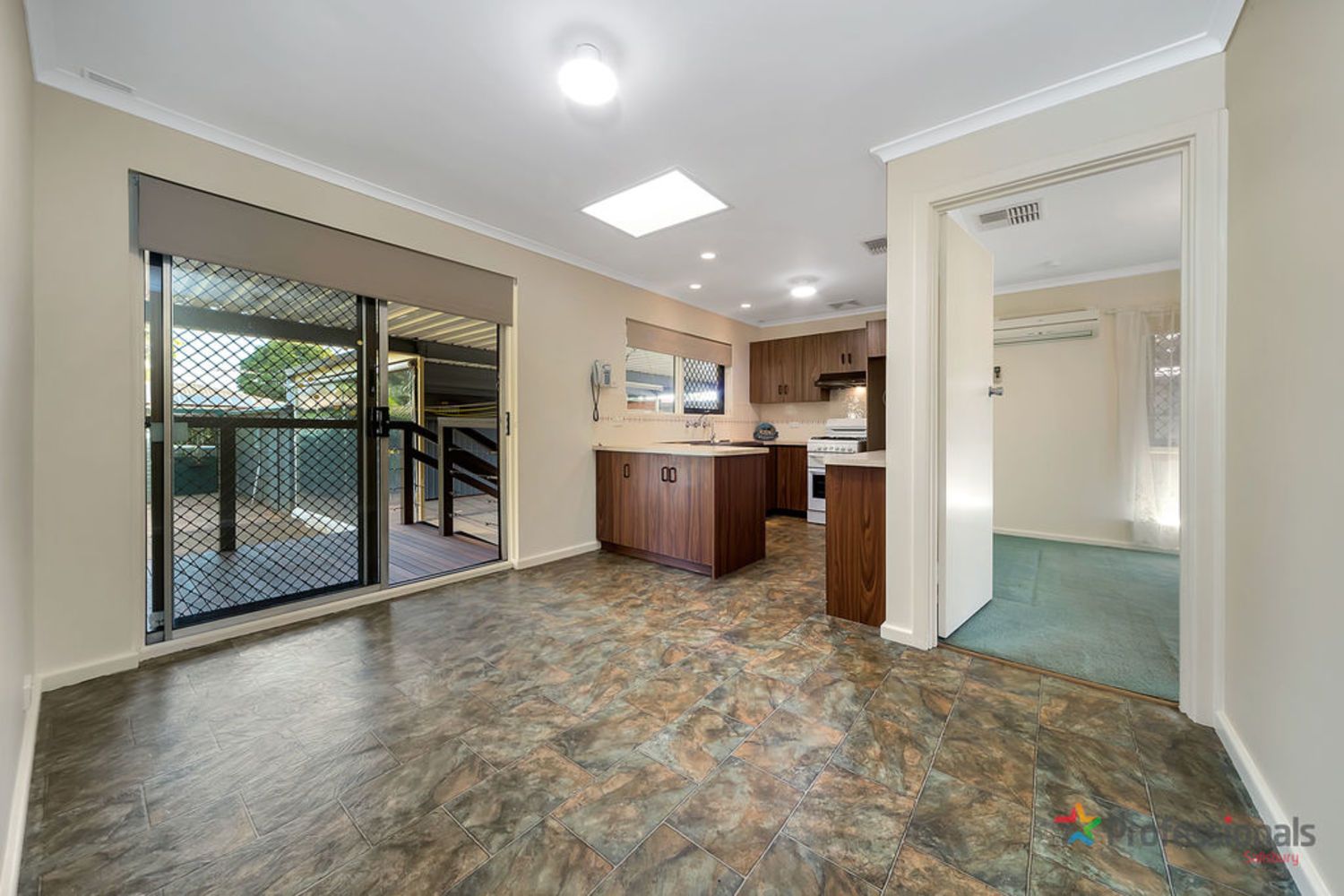 9 Garside Crescent, Salisbury East SA 5109, Image 2